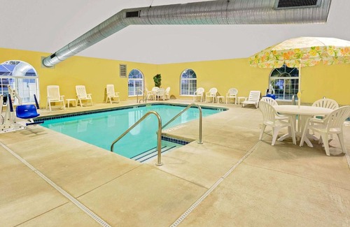 Southside Hotel | Microtel Inn & Suites by Wyndham Prairie du Chien