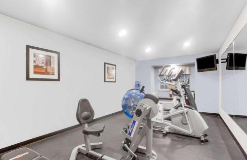 Bath Hotel | Microtel Inn & Suites Bath