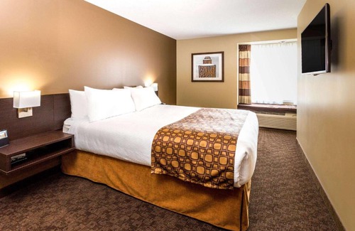 Whitecourt Hotel | Microtel Inn & Suites by Wyndham Whitecourt