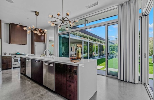Magnesia Falls Cove House | Mid Centry Modern Retreat w/Mt Views & Stunning Pool/Spa close to Palm Springs!