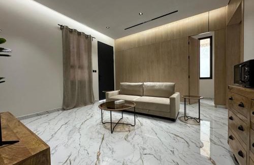 Al Malaz Apartment | Mid-Century 1-Bedroom Apartment - 1B
