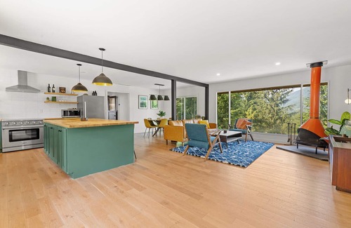 Lewis County Cabin | Mid-Century 4-BD Cabin with Game Room Near Mt. Rainier - Goldfinch Pines