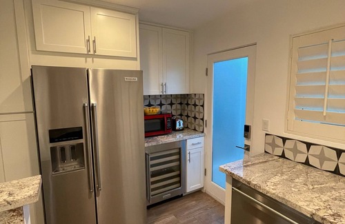 Magnesia Falls Cove Condo | Mid century condo in Magnesia Falls Cove
