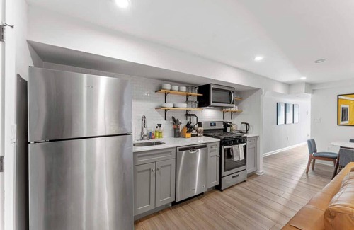 Eckington Condo | Mid-Century DC Condo | Central Bloomingdale