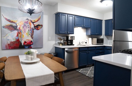Hopkins House | Mid-Century Luxury Manor