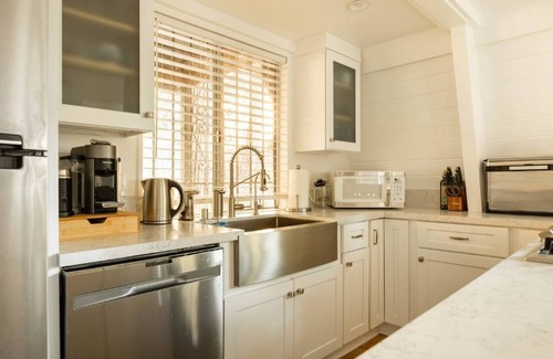 Crestline Cabin | Mid-Century Luxury Mountain Getaway