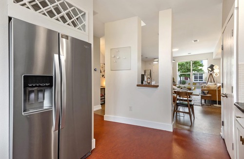 Old Town North House | Mid-century Mod Retreat near Old Town – Free Bikes