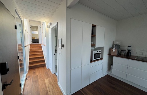 La Jolla Mesa House | Mid-Century Modern Gem with Views in N. PB/La Jolla. Highly Walkable!