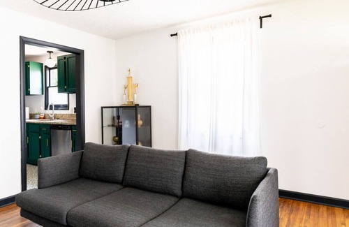 North Nashville House | Mid-Century Modern Home Near Downtown with Free Parking