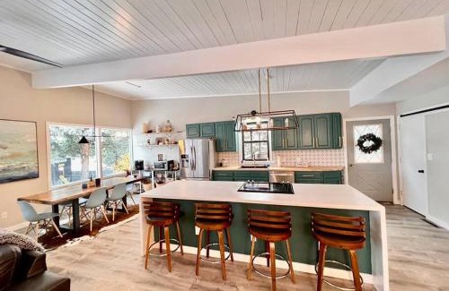 Butte Apartment | Mid Century Modern Montana Dream Home