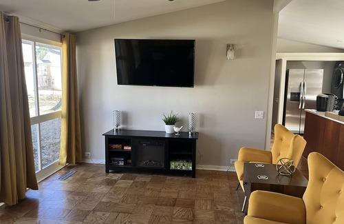 Jacksonville House | Mid Century Modern Cottage near Air Base and Hospital