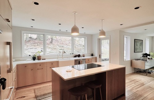 Lewisboro House | Mid-Century Modern Hilltop Retreat