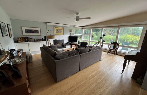 Williamstown House | Mid Century Modern home with distant views of Mount Greylock Summit.