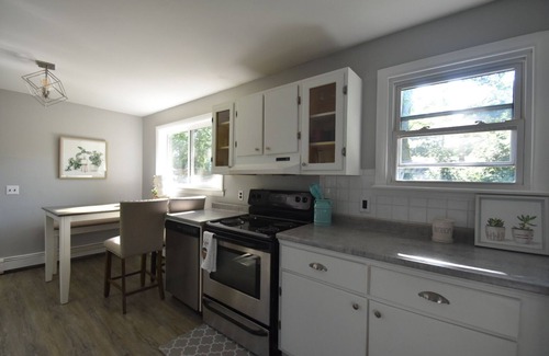 Topsham House | Mid-Coast 3BR Private Home with All Fenced in Backyard