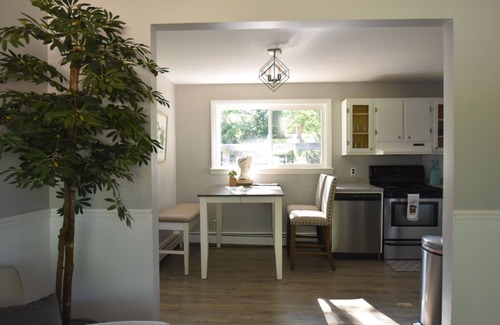 Topsham House | Mid-Coast 3BR Private Home with All Fenced in Backyard