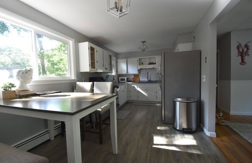 Topsham House | Mid-Coast 3BR Private Home with All Fenced in Backyard