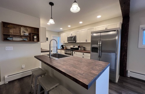 Dexter House | Mid-Maine Lakefront Escape – Kayaks, Fire Pit, BBQ & Rail Trail