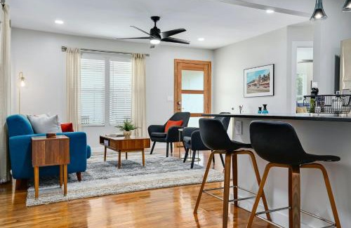Highland House | Mid Modern Bungalow Near Crestview Station