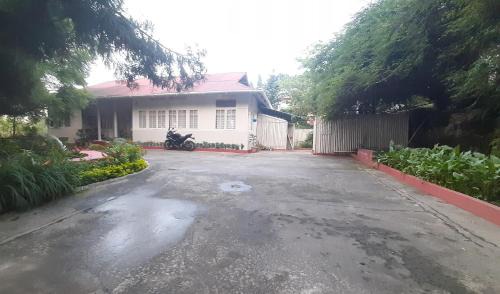 Laitumkhrah House | Mid Pine Home Stay
