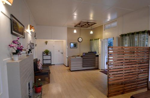 Laitumkhrah House | Mid Pine Home Stay