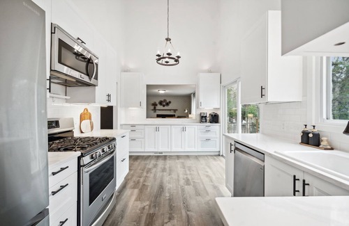 Tonka Bay House | Midcentury Home + Private Pool + Lake Minnetonka Beach Access + Forested Acreage