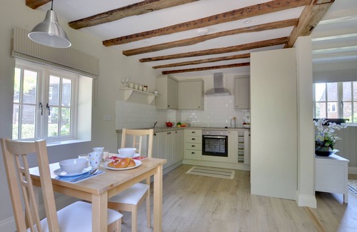 Leigh House | Middle Barn - One Bedroom House, Sleeps 2