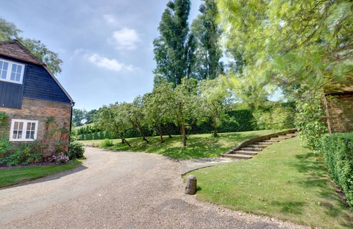 Leigh House | Middle Barn - One Bedroom House, Sleeps 2