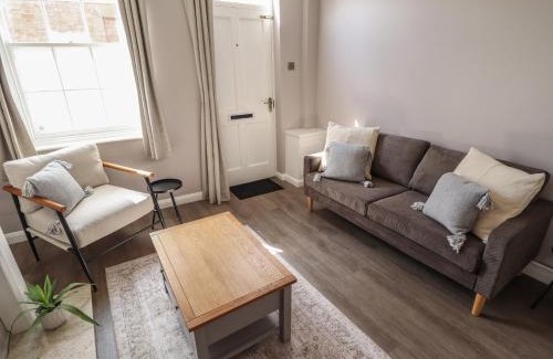 Louth House | Middle Cottage