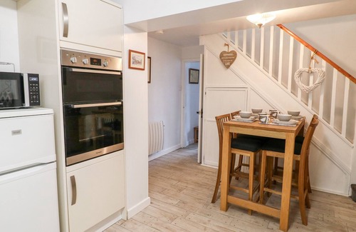Checkley Cottage | MIDDLE COTTAGE, pet friendly in Hollington, Staffordshire