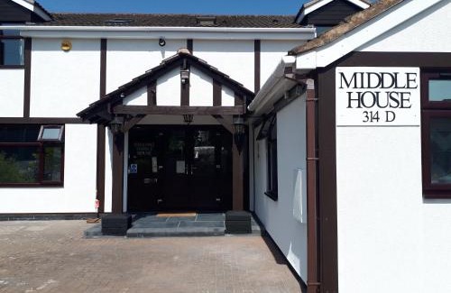 Binley Bed & Breakfast | Middle House