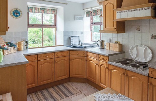 Maud Cottage | Middle Lodge enjoys a rural, south facing setting and is a gardener’s delight.