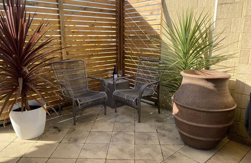 Collingwood Park Villa | Middleton Bay Retreat - beach villa near golf club, Foxtel, Wifi, Ducted Heating