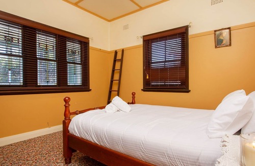 West Tamworth House | Midholme - Excellent value