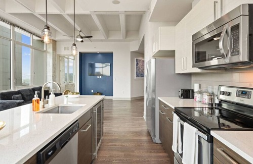 Peachtree Center Apartment | Midnight Magnolia Loft | 1203