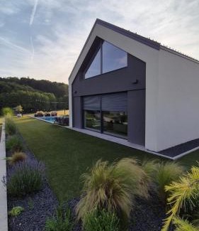 Cerkvenjak Villa | Midnight Villa