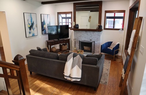 Dundee-Happy Hollow Historic District House | Midtown Charmer