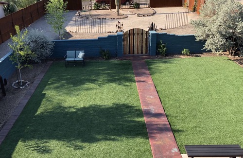 San Gabriel House | Midtown Festive Adobe Getaway, Outdoor Shower, BBQ, Horseshoes