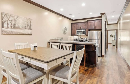 Visalia Apartment | Midtown Loft 302 on Main St DT Visalia