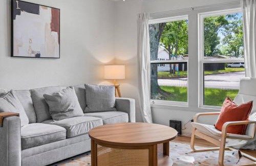 Tyler House | Midtown Modern Cottage