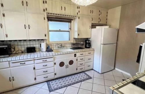 Old Southwest House | MidTown Reno Plumas Bungalow