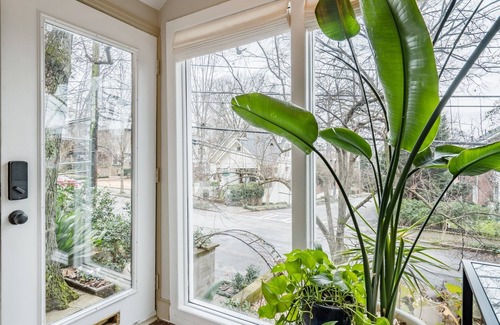 Midtown House | Midtown Townhome by Piedmont Park & Peachtree St