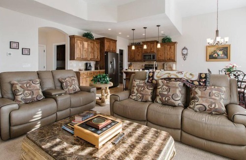 Washington County House | Midtown Vistas | Luxury Monthly Rental