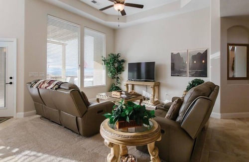 Washington County House | Midtown Vistas | Luxury Monthly Rental