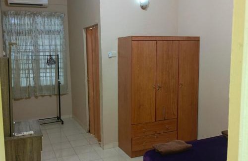 Kampung Dusun Kudus House | MieHomestay Bukit payong