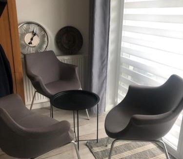 Gdansk Apartment | Mieszkanie 46m2 - 2 pokojowe z ogródkiem , WIFI , Bezpłatny parking nr 126, Szybkie połączenie z lotniskiem, autobus 120