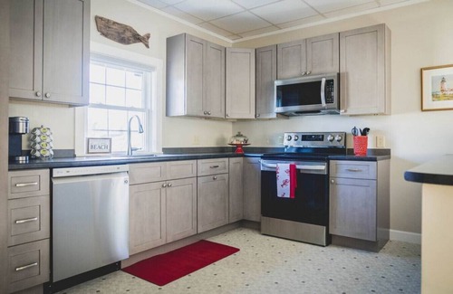 Boothbay Harbor House | Mighty Red Oak - A in town Retreat by Rocky Coast Rentals