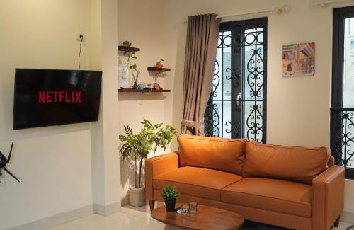 Hanoi Backpacker Quarter Apartment | Migo Housing - Hanoi Beer Street - Lift and Spacious - Ensuite Kitchen - Ensuite Bathroom