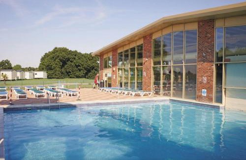 Clacton-on-Sea Apartment | Mikanda Lodge
