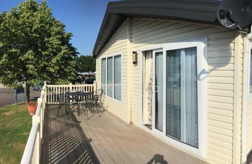 Clacton-on-Sea Apartment | Mikanda Lodge