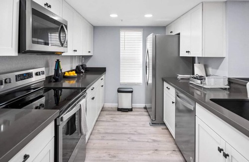 Cavalier Vista Condo | Mike's #124 · Cozy 1bd in ❤ of Old Town | Heated Pool, HotTub